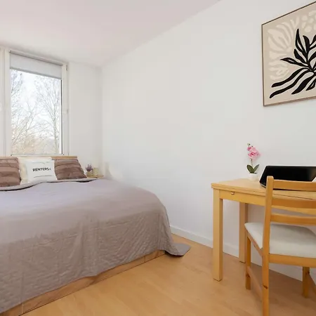 Apartment Modern For 4 People Bright & Functional Interiors By Renters