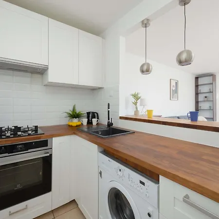 Apartment Comfortable For 4 People Bright & Functional Interiors By Renters