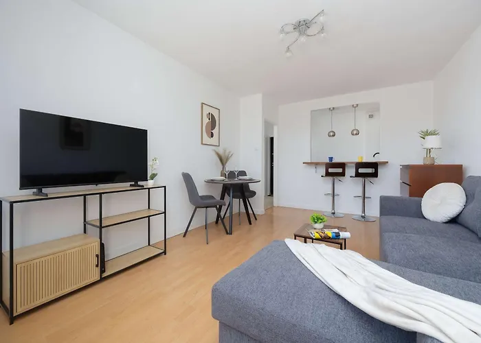 Modern For 4 People Bright & Functional Interiors By Renters