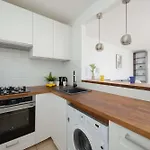 Daire Modern For 4 People Bright & Functional Interiors By Renters
