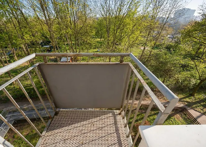 Modern For 4 People Bright & Functional Interiors By Renters